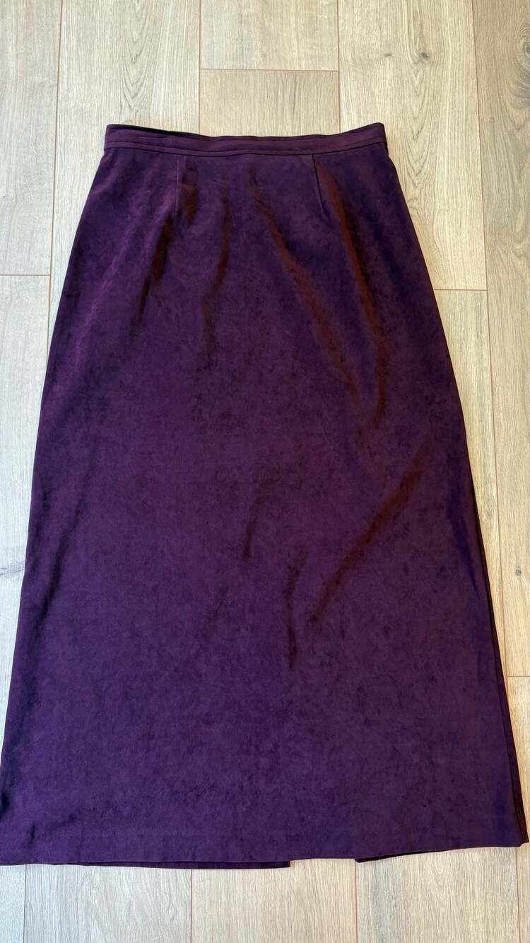 Van Heusen Faux Suede Midi Skirt Size 10 Purple Stretch